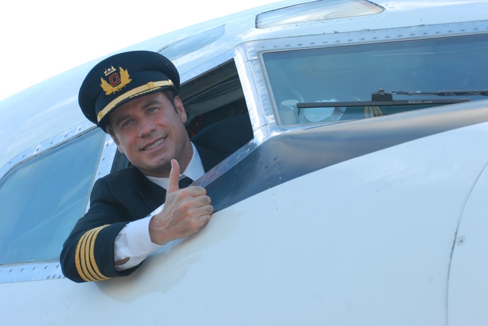 Другая сторона знаменитостей: чем живут известные артисты за кадром?  