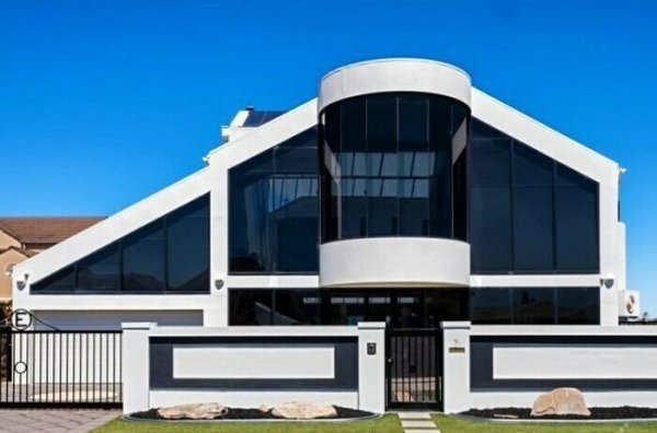 30 лучших снимков из юмористического проекта Уродливые дома Аделаиды