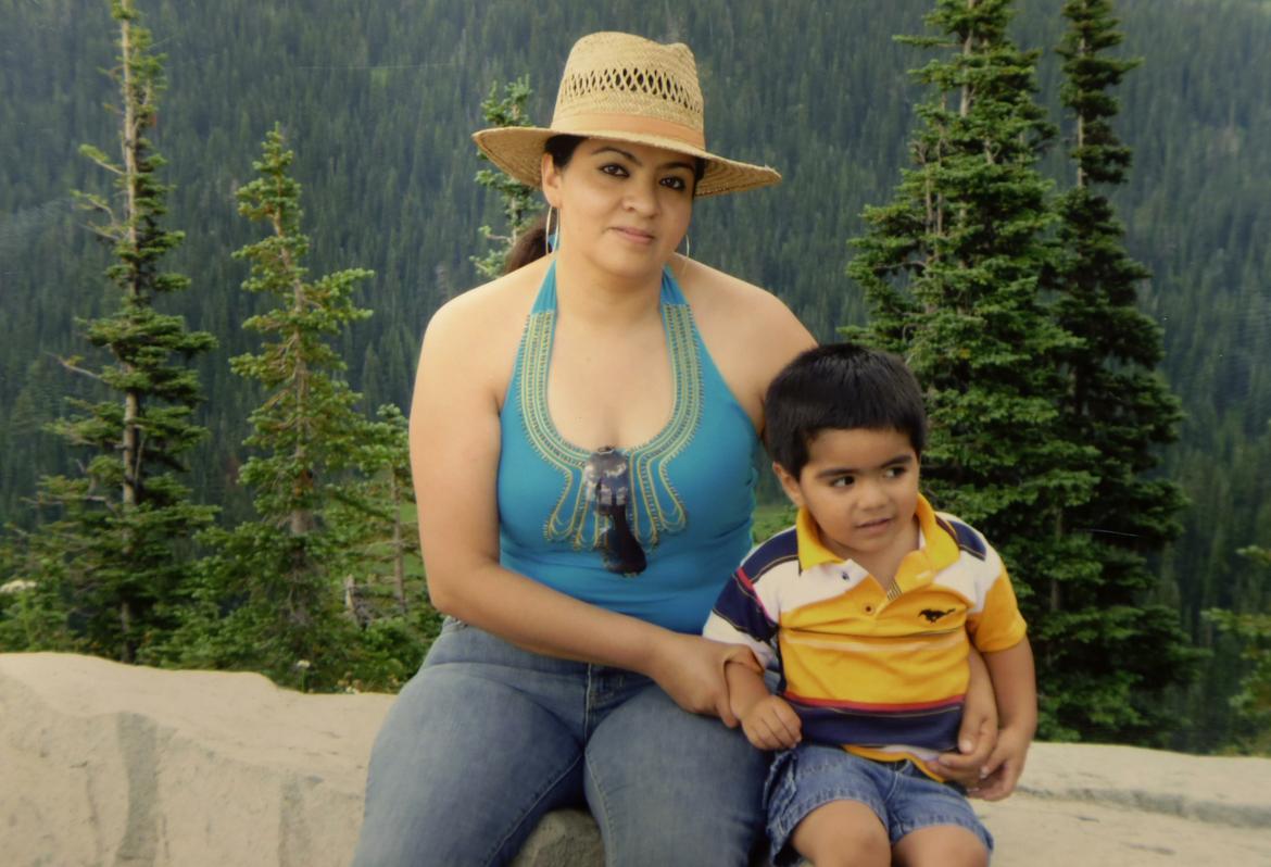 Фотография: Как простая мексиканка Нестора Сальгадо объявила войну наркокартелям №5 - BigPicture.ru