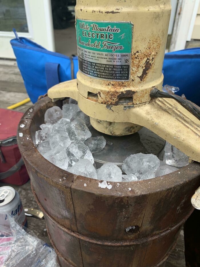 21. &quot;Мороженица White Mountain, модель 692. Уже десятки лет готовит мороженое на праздники&quot;