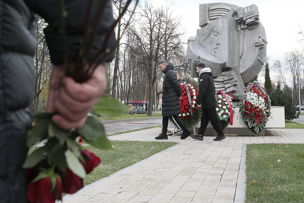 Памятник погибшим 20 октября 1982 года в «Лужниках»