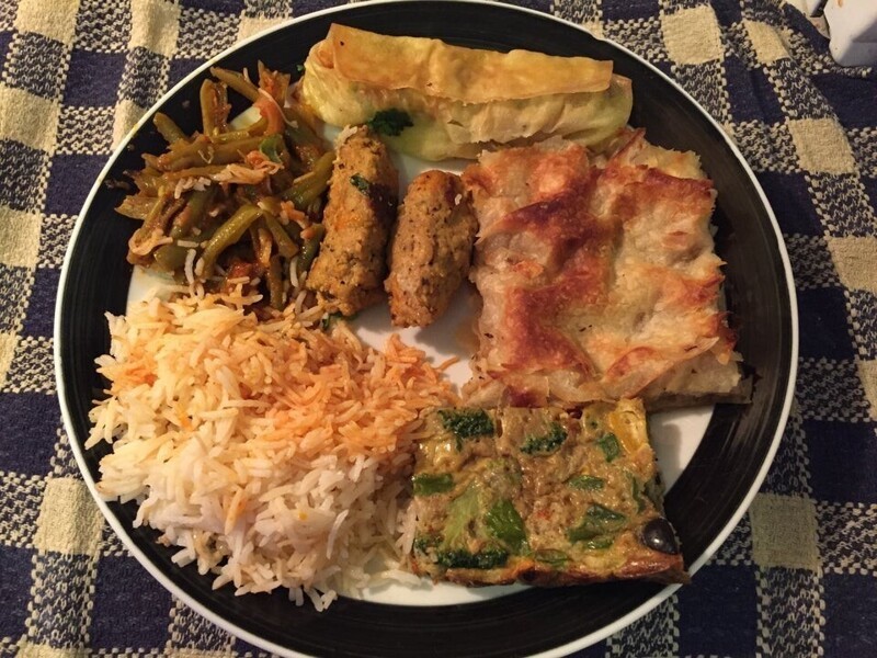 Мой египетский сосед дал мне немного домашней еды, и это очень вкусно!