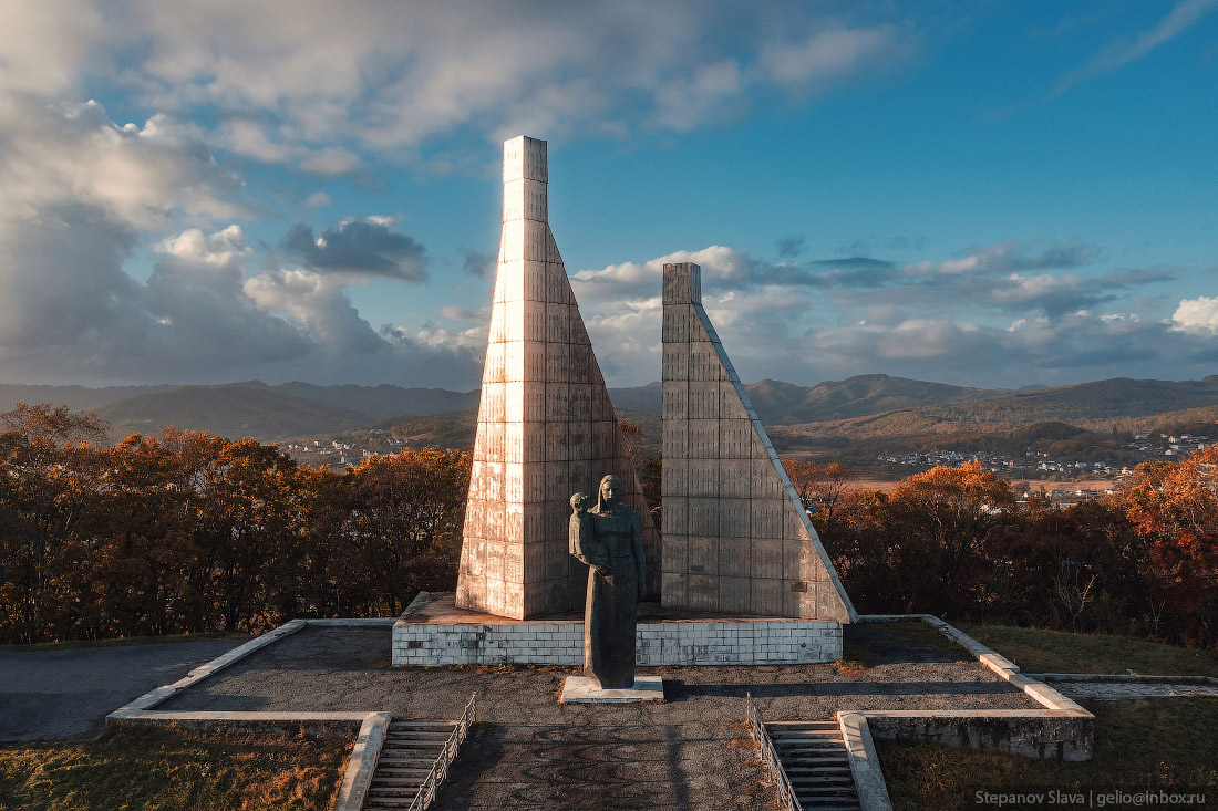 находка, скорбящая мать, мемориал