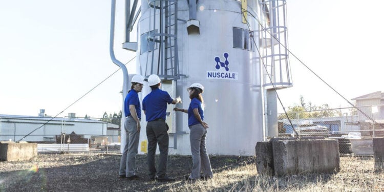 Принцип работы и безопасность малых модульных реакторов. ММР NuScale Power вырабатывает электричество при помощи паровой турбины. Принцип работы и безопасность малых модульных реакторов. ММР NuScale Power вырабатывает электричество при помощи паровой турбины. Фото.