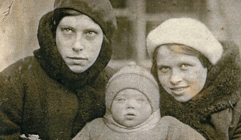 «Служебный роман» разрушил брак Алисы Фрейндлих с известным режиссером. Последний муж на 15 лет младше и жизнь 88-летней актрисы сегодня «Служебный роман» разрушил брак Алисы Фрейндлих с известным режиссером. Последний муж на 15 лет младше и жизнь 88-летней актрисы сегодня