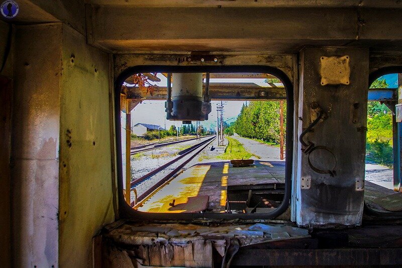 Заброшенный из-за войны ЖД вокзал знаменитого курортного города "Гагра"