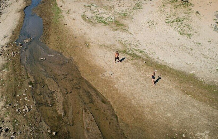 15 катастрофичных снимков европейских рек, которые обмелели из-за засухи 15 катастрофичных снимков европейских рек, которые обмелели из-за засухи