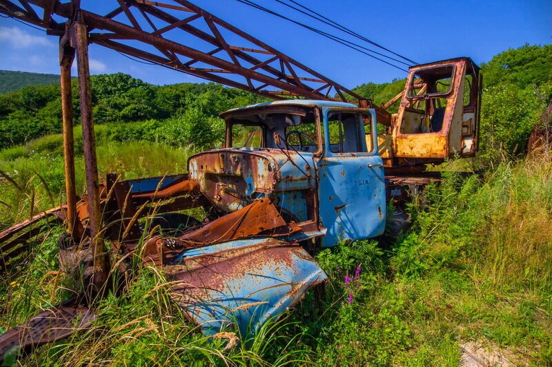 Заброшенный остров Аскольд: забытая техника, казарменный городок артиллеристов и золотое прошлое Заброшенный остров Аскольд: забытая техника, казарменный городок артиллеристов и золотое прошлое