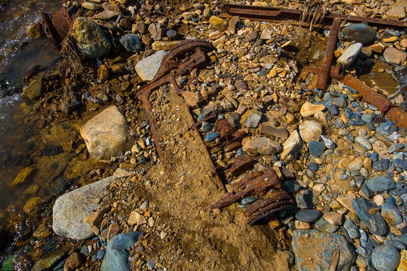 Заброшенный остров Аскольд: забытая техника, казарменный городок артиллеристов и золотое прошлое Заброшенный остров Аскольд: забытая техника, казарменный городок артиллеристов и золотое прошлое