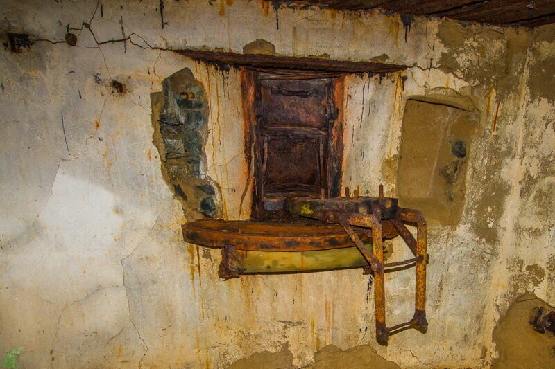 Заброшенный остров Аскольд: забытая техника, казарменный городок артиллеристов и золотое прошлое Заброшенный остров Аскольд: забытая техника, казарменный городок артиллеристов и золотое прошлое