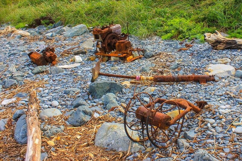Заброшенный остров Аскольд: забытая техника, казарменный городок артиллеристов и золотое прошлое Заброшенный остров Аскольд: забытая техника, казарменный городок артиллеристов и золотое прошлое