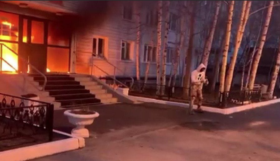 Российский суд впервые вынес приговор поджигателю военкомата по террористической статье Российский суд впервые вынес приговор поджигателю военкомата по террористической статье