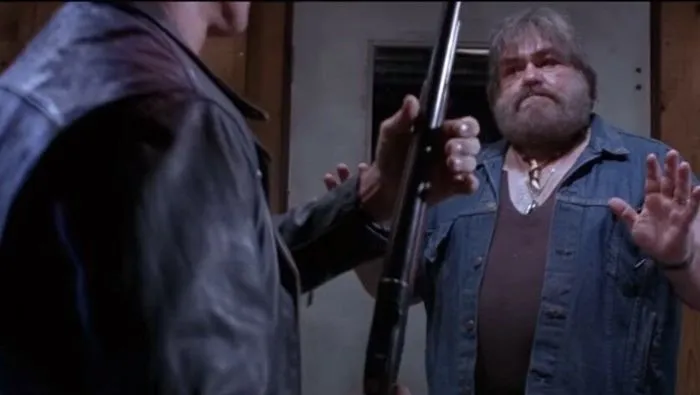 18 нелепых моментов и киноляпов в фильме Терминатор 2, которые многие не заметили 18 нелепых моментов и киноляпов в фильме Терминатор 2, которые многие не заметили