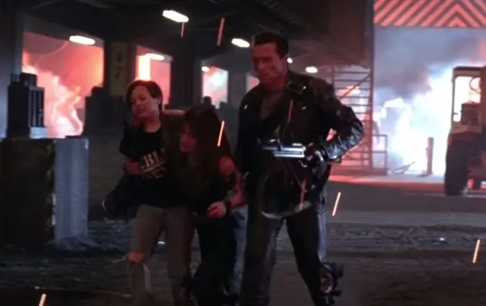 18 нелепых моментов и киноляпов в фильме Терминатор 2, которые многие не заметили 18 нелепых моментов и киноляпов в фильме Терминатор 2, которые многие не заметили