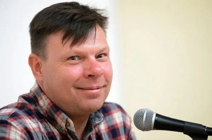 Тот самый «Сынулька» спустя много лет. Как сегодня живет Андрей Бочаров, звезда сериала «33 квадратных метра»?