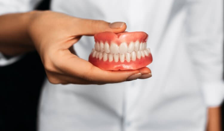 Взрывы зубов в 19 веке. В современной медицине еще не было случаев, чтобы у людей взрывались зубы. Взрывы зубов в 19 веке. В современной медицине еще не было случаев, чтобы у людей взрывались зубы. Фото.