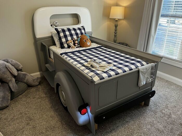 23. "Наконец-то закончил свой первый большой проект. Первая настоящая кровать моего сына" 23. "Наконец-то закончил свой первый большой проект. Первая настоящая кровать моего сына"