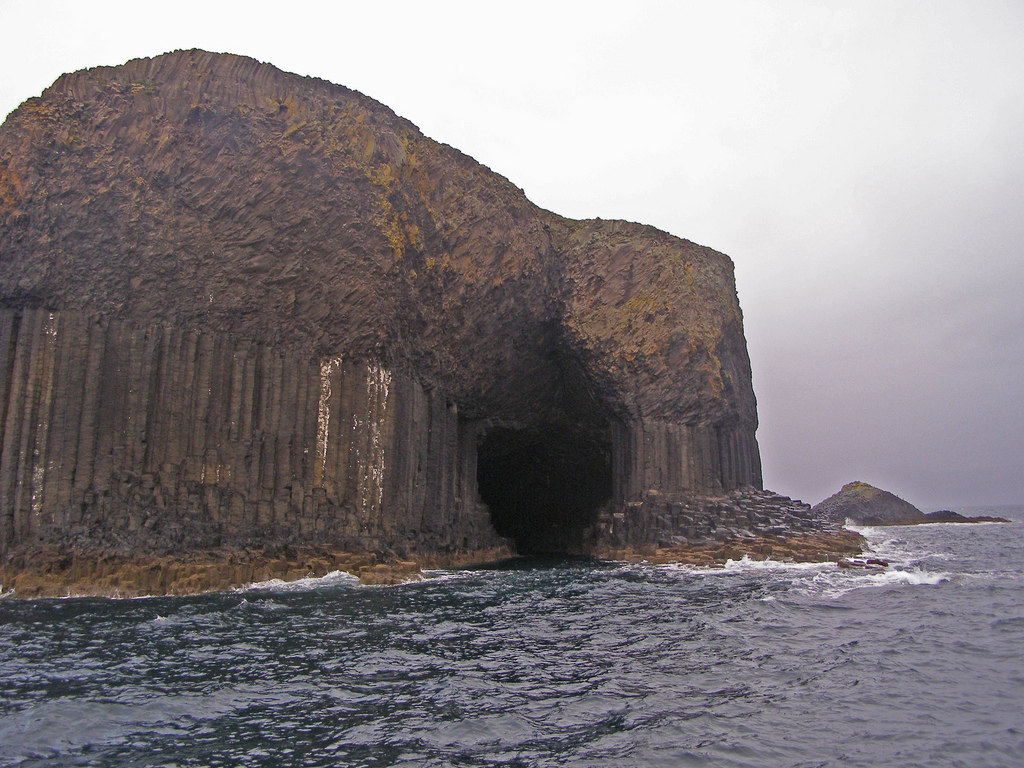 Фотография: Поющая пещера Фингала №11 - BigPicture.ru