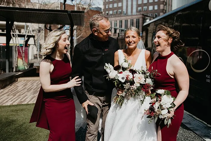 30 случаев, когда знаменитости случайно «ворвались» на чужие свадьбы 30 случаев, когда знаменитости случайно «ворвались» на чужие свадьбы