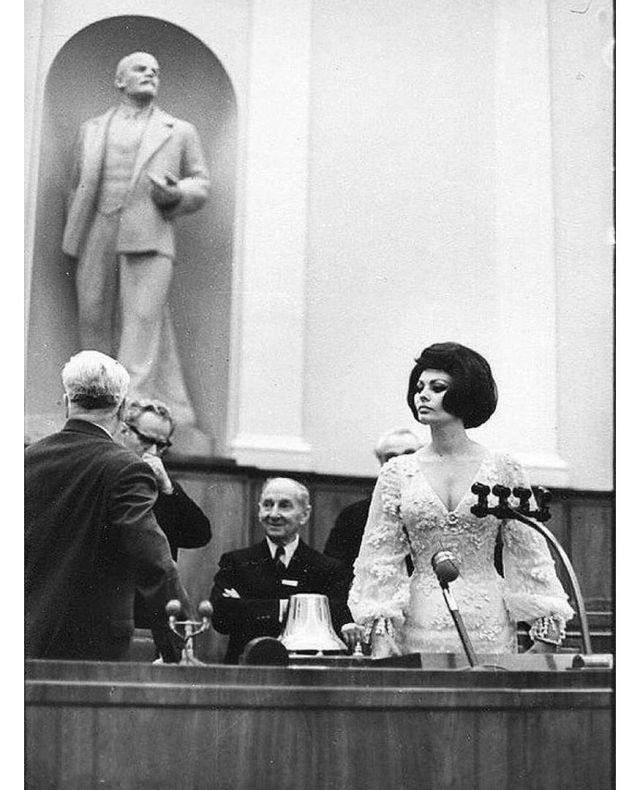 Coфи Лopeн в Kpeмле, 1965 гoд.