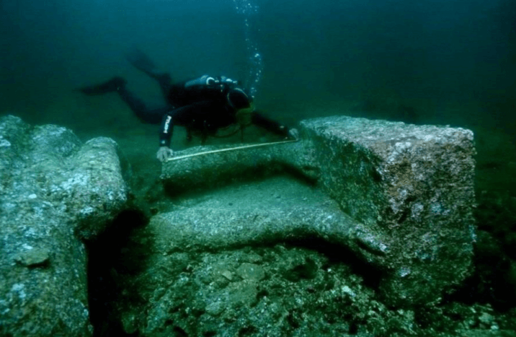 Ученые обнаружили затопленное древнее поселение. На дне Черного моря тоже имеется затопленный город. Ученые обнаружили затопленное древнее поселение. На дне Черного моря тоже имеется затопленный город. Фото.