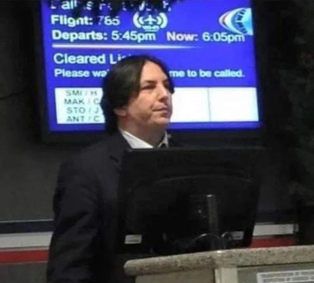 4. «Пассажира Гарика Петрова просят пройти к гейту 9 3/4»