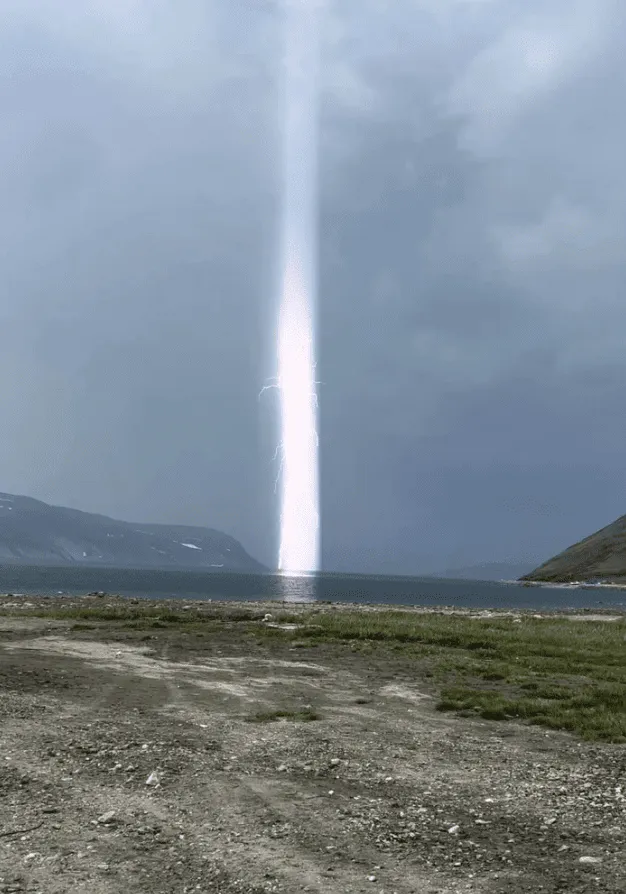 Страшно и красиво: неудержимая сила молний Страшно и красиво: неудержимая сила молний