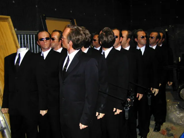 Подборка закадровых фотографий со съемок фильмов, которым в 2023 году исполняется 20 лет