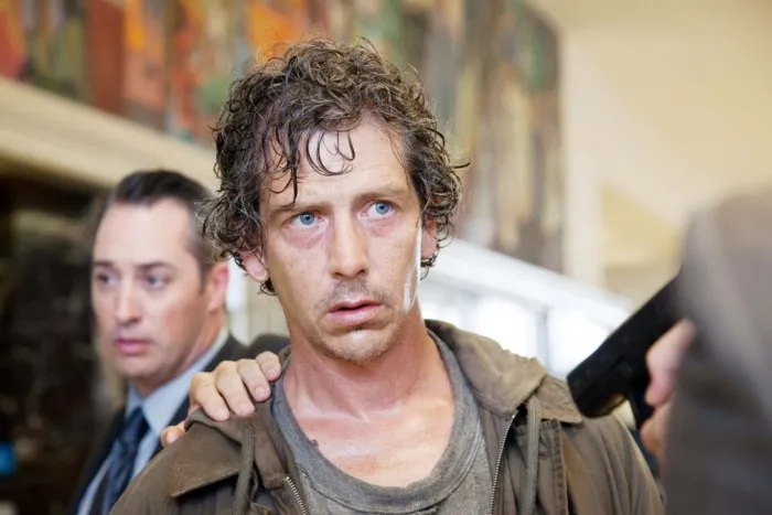 Киллер-философ выслеживает грабителей покер-клуба Киллер-философ выслеживает грабителей покер-клуба