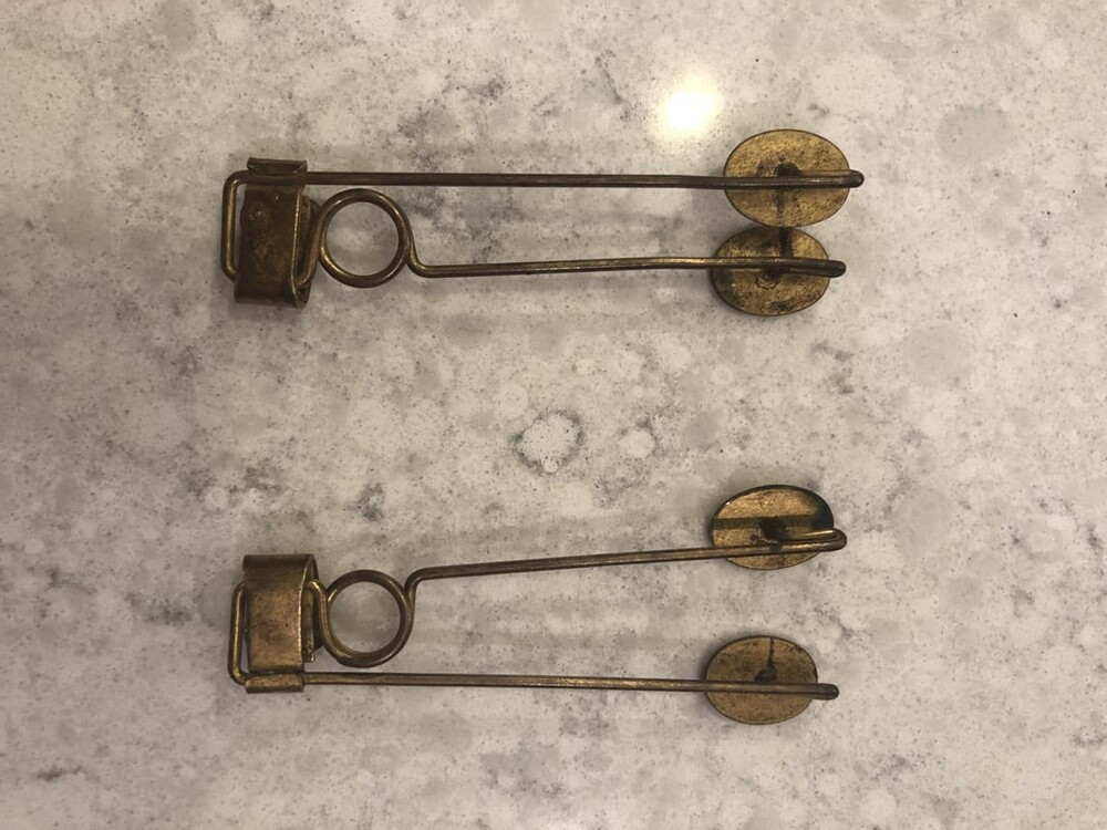 9. Маленькие металлические застежки