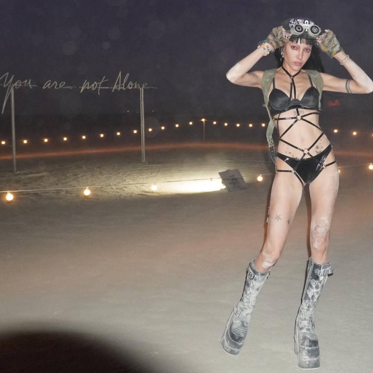 Участники прибывают на Burning Man после того, как урагану Хилари не удалось смыть ежегодный фестиваль