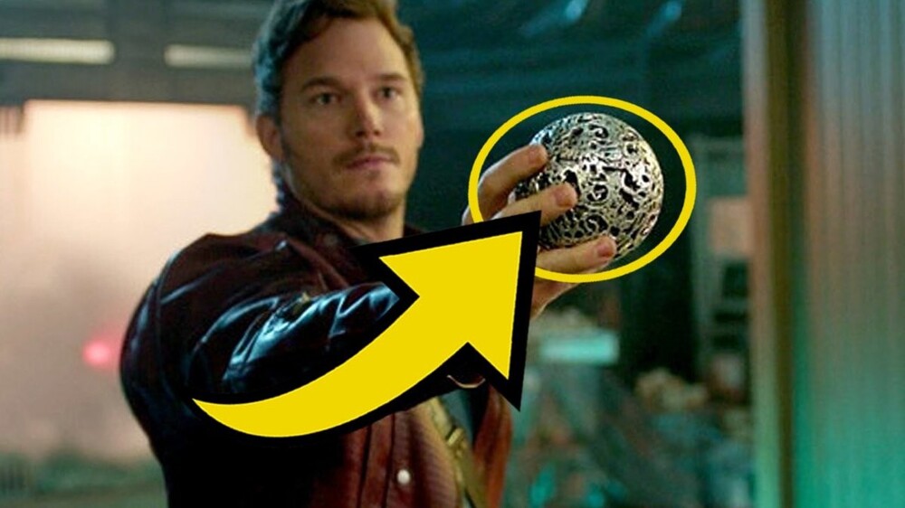 4. В &quot;Стражах Галактики&quot; есть сцена, где Крис Пратт уронил сферу. Оказывается, это произошло случайно во время съёмок - но актёр решил не выходить из роли и продолжить играть