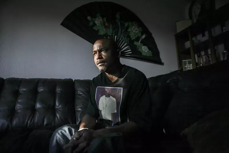 Настоящие герои не носят плащи: история уборщика и повара дома престарелых Настоящие герои не носят плащи: история уборщика и повара дома престарелых