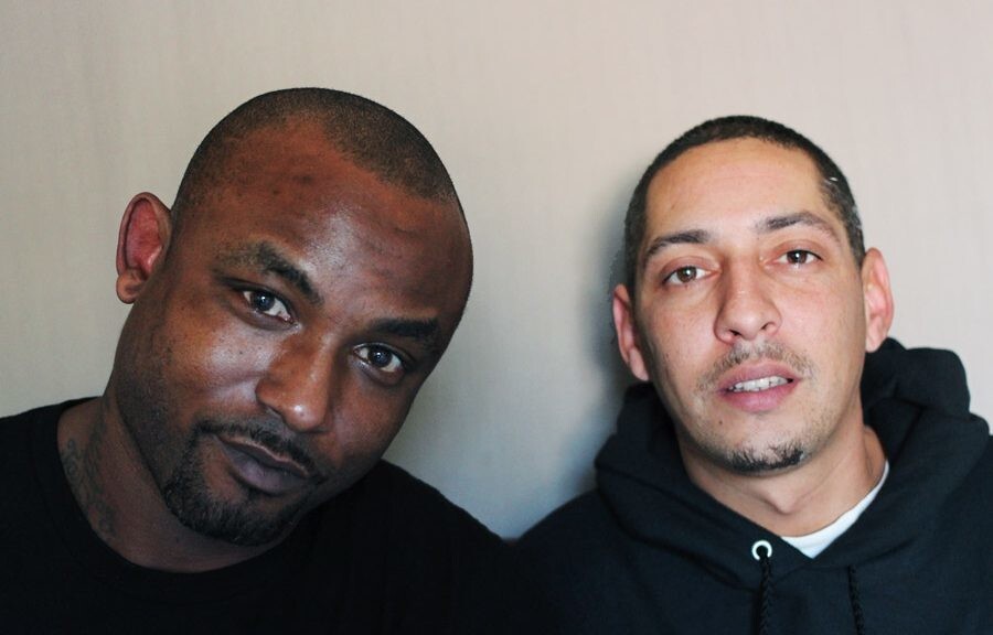 Настоящие герои не носят плащи: история уборщика и повара дома престарелых Настоящие герои не носят плащи: история уборщика и повара дома престарелых