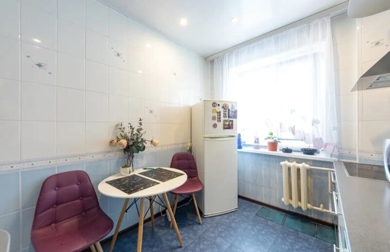 11. Плитка на стенах - прям как в больнице сразу