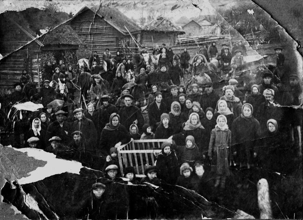 Вся деревня в сборе. Вся деревня в сборе.