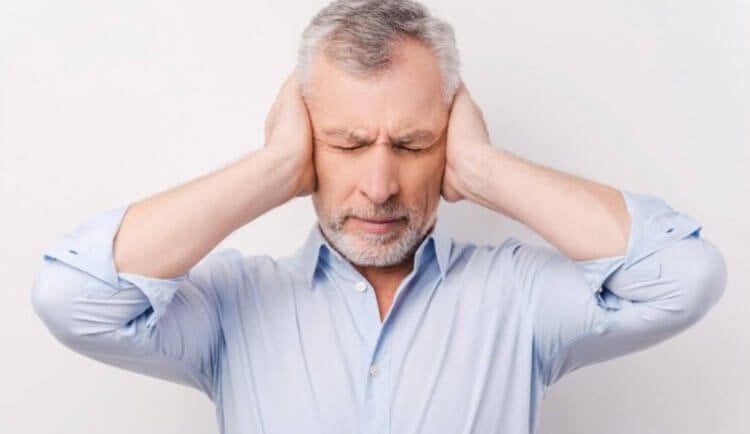 Почему возникает постоянный шум в ушах. Чаще всего шум в ушах развивается с возрастом. Почему возникает постоянный шум в ушах. Чаще всего шум в ушах развивается с возрастом. Фото.