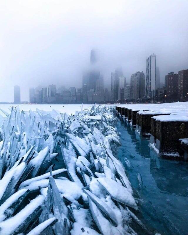 Волны плюс замёрзшая вода