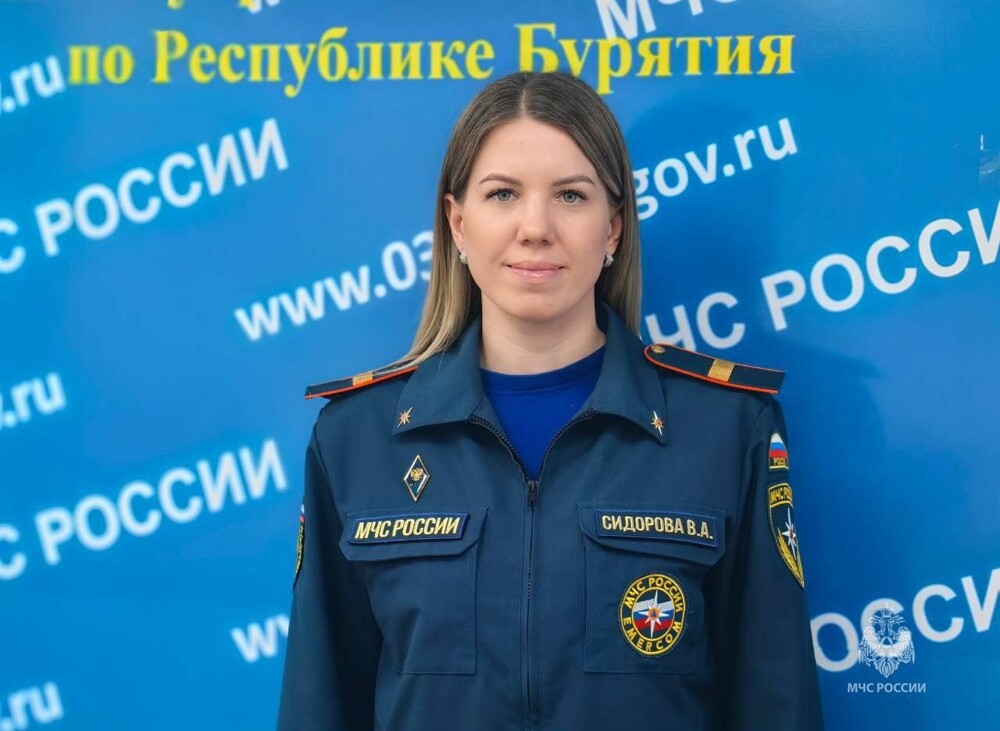 &quot;Успокойся и выходи в окно!&quot;: диспетчер МЧС спасла двух девочек из горящего дома в Улан-Удэ