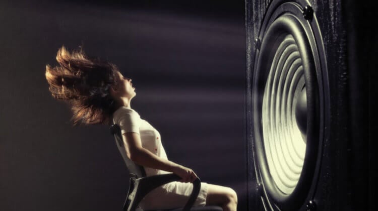 Как звуковое оружие влияет на человека. Звуковое оружие оказывает мощное психологическое воздействие на человека. Источник: hi-fi.ru. Фото.