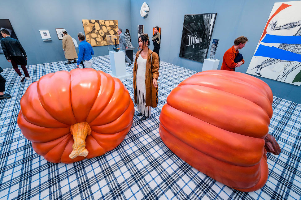 Выставка Frieze Art Fair в Риджентс-парке в Лондоне