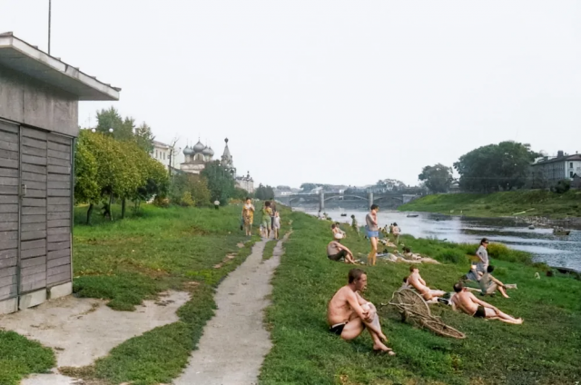 На берегу реки Вологды. Вологда, 1970 год.