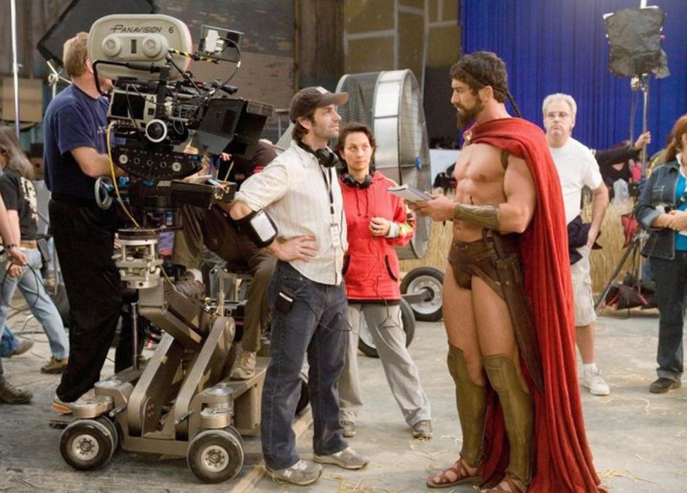 Съемочная площадка фильма «300 спартанцев» (2006). В ракурсе режиссер проекта и Джерард Батлер