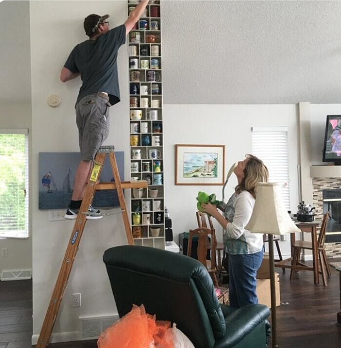 20. Моя мама коллекционирует чашки, но отцу это крайне не нравилось. Теперь он сделал ей стеллаж, где она может хранить свою коллекцию 20. Моя мама коллекционирует чашки, но отцу это крайне не нравилось. Теперь он сделал ей стеллаж, где она может хранить свою коллекцию