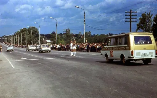 олимпийская эстафета 1980 автомобиль сопровождения