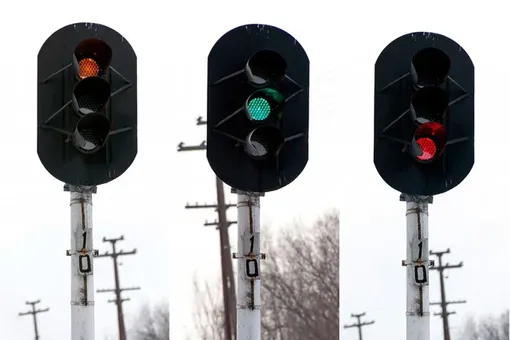 маршрутный светофор на железной дороге