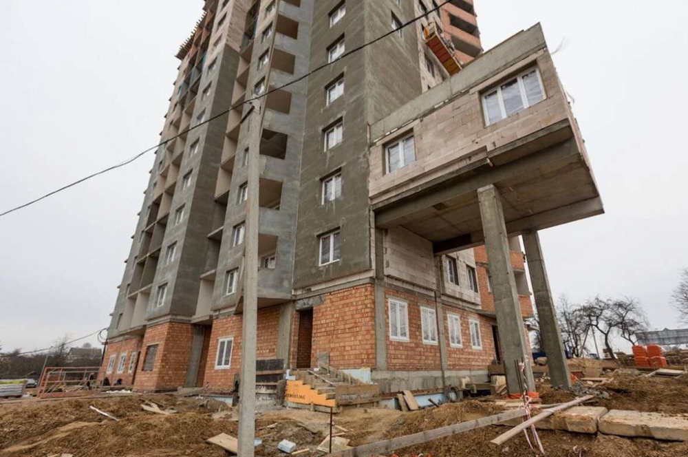 Строительство на лету: балкон во время стройки Строительство на лету: балкон во время стройки