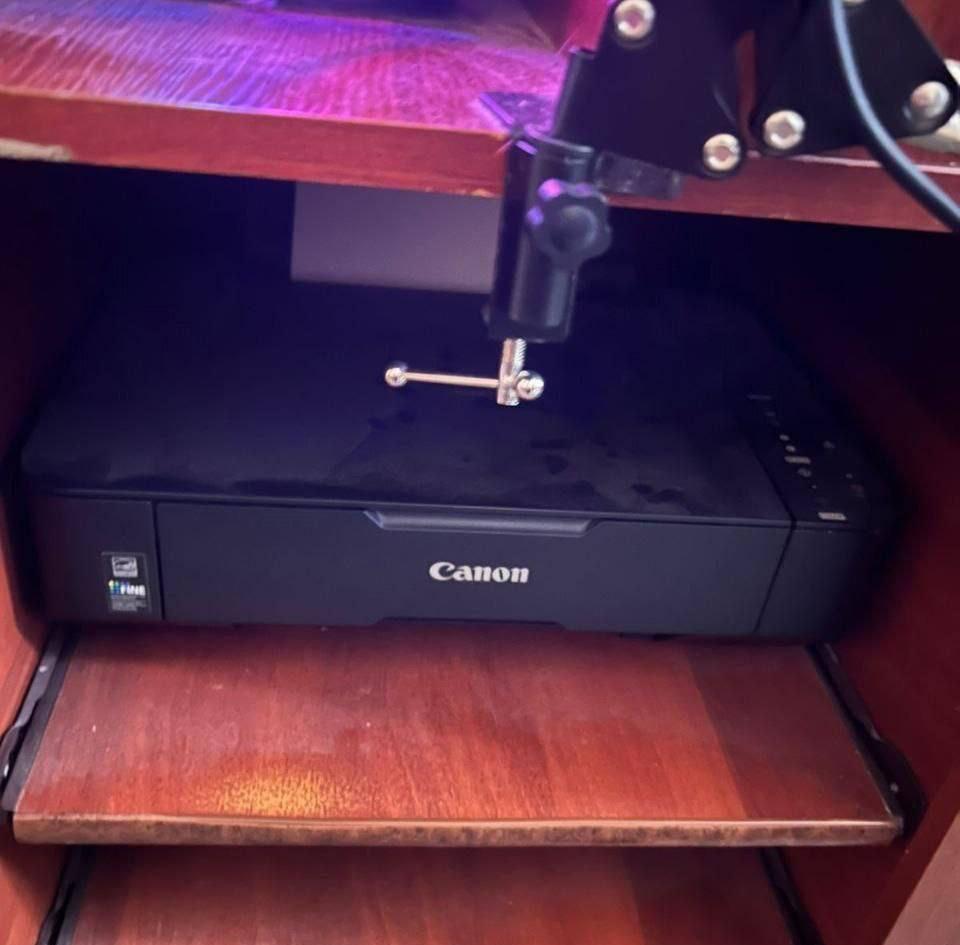 Дед в Петербурге напечатал фальшивых денег и расплачивался ими в магазинах.