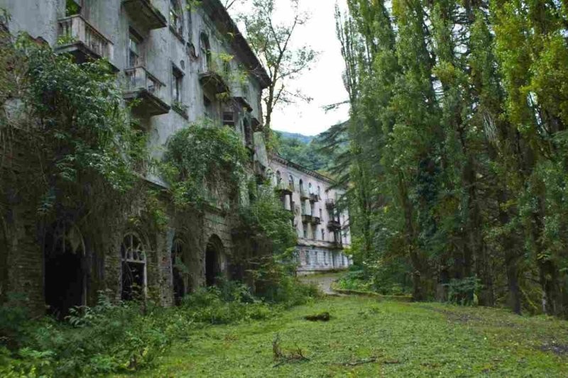 9. Акармара - покинутый посёлок в Абхазии