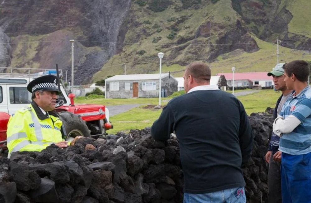 Остров-затворник: место, где люди живут вдали от всей цивилизации Остров-затворник: место, где люди живут вдали от всей цивилизации